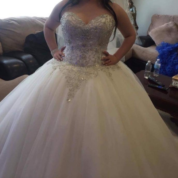 Dress - Picture 3 of 5